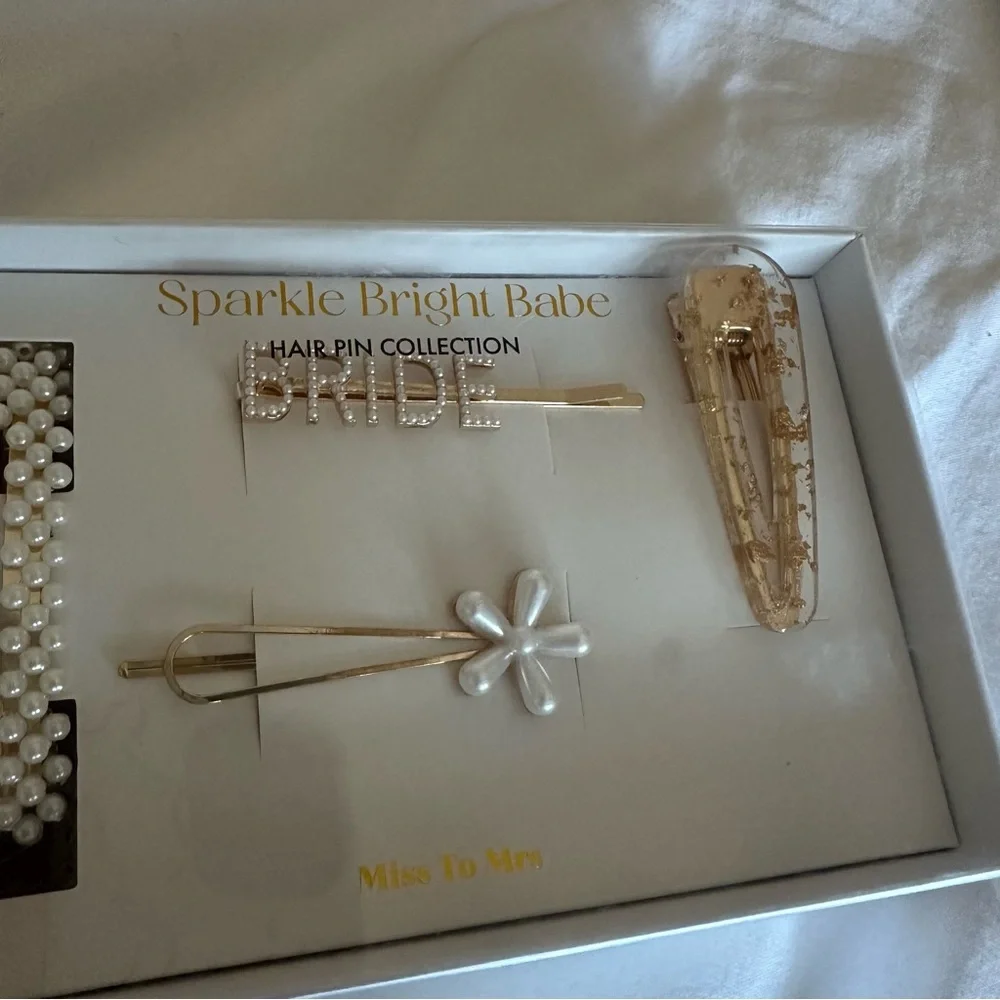 Bridal Hair Accessories - Picture 2 of 3
